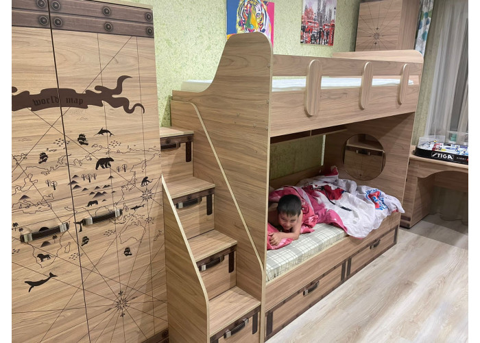 Детские двухъярусные кровати со шкафом и ящиками